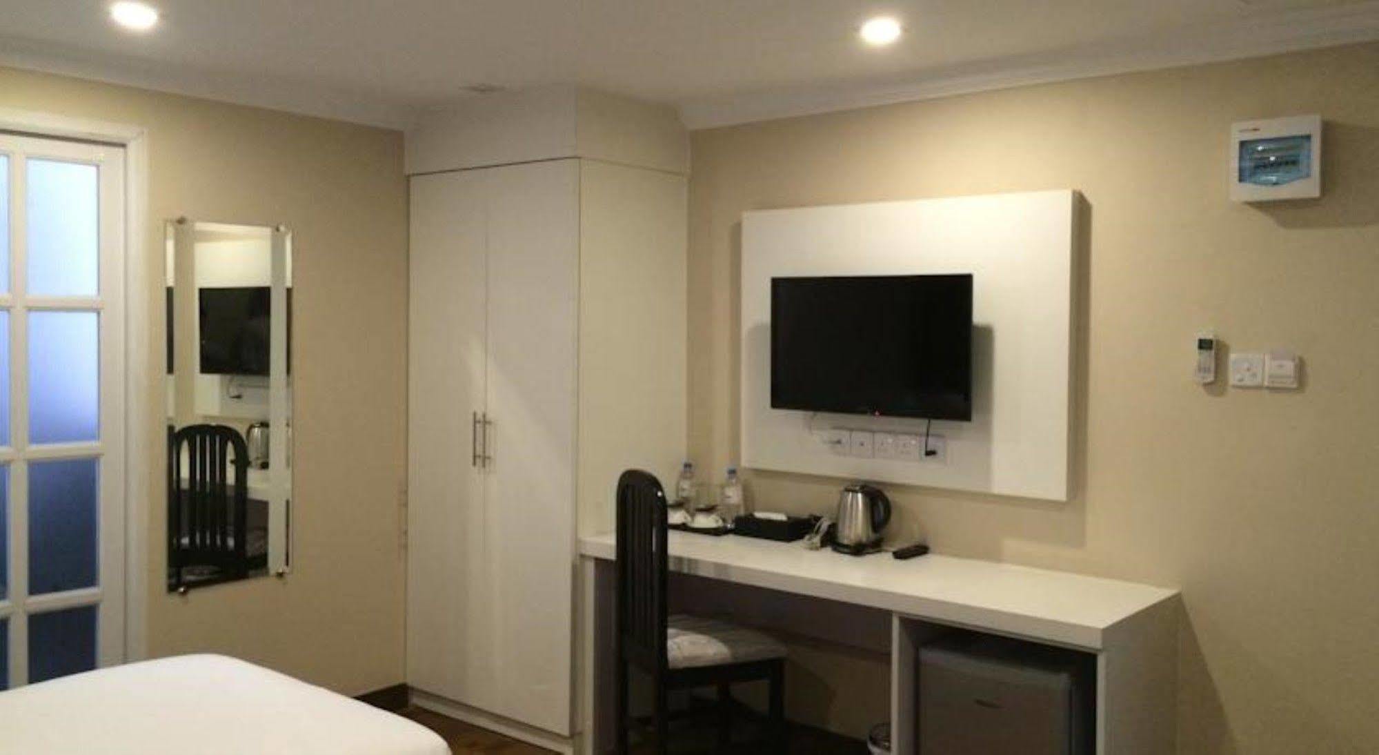 Hotel Esta Yangon Ngoại thất bức ảnh