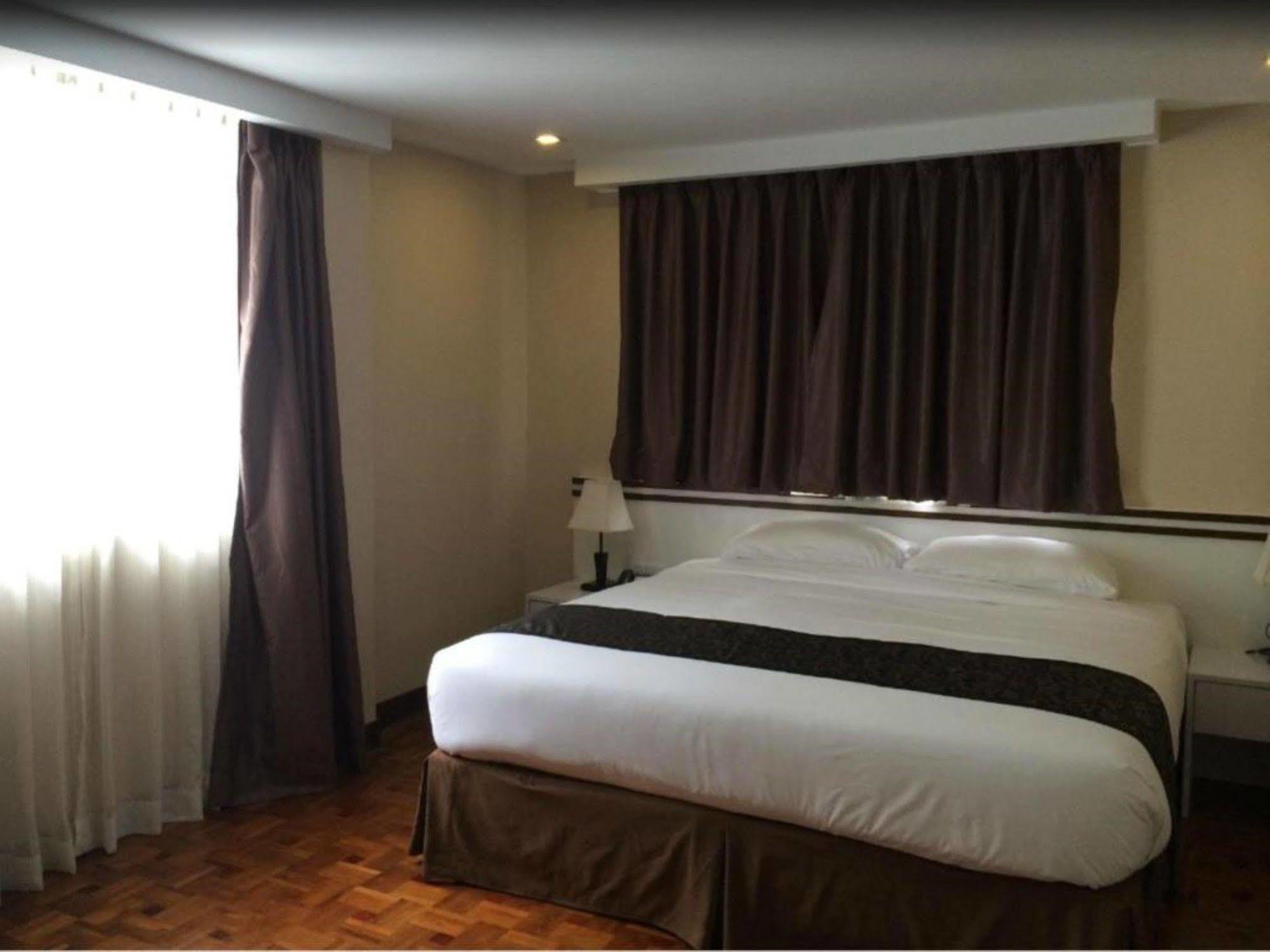 Hotel Esta Yangon Ngoại thất bức ảnh